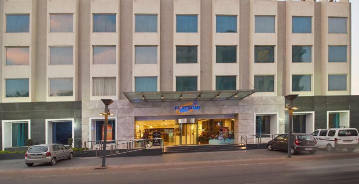 Hotel Platinum Rajkot Exterior foto